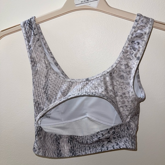 Varley active yoga workout top Size XS blush pink snakeskin print - Picture 2 of 3